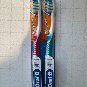ORAL-B COMPLETE TOOTHBRUSH - SOFT SET OF 2